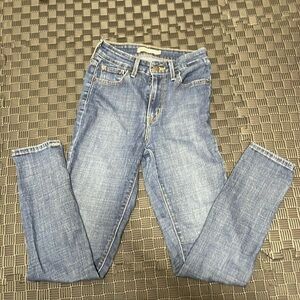 Levi’s  high rise skinny w 26, L 28